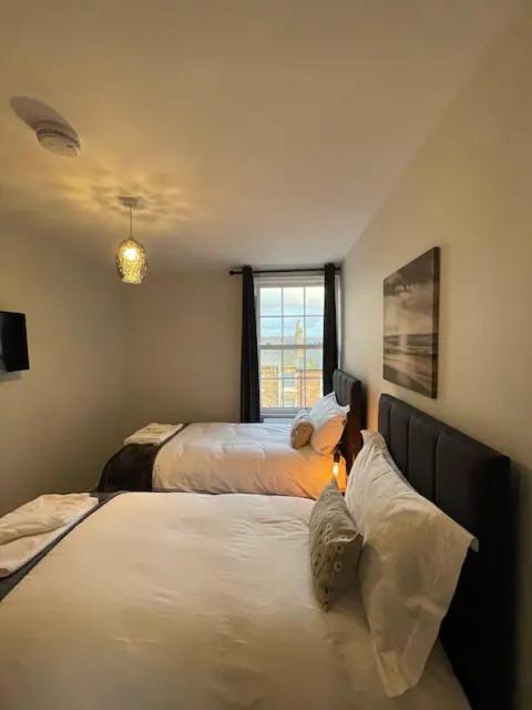 Superb 2 Bedroom Sea View Flat 스카버러 외부 사진